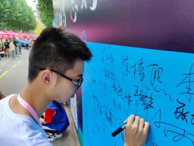 信息學院圓滿舉辦2021級本科新生迎新工作，科技信息咨詢服務成亮點